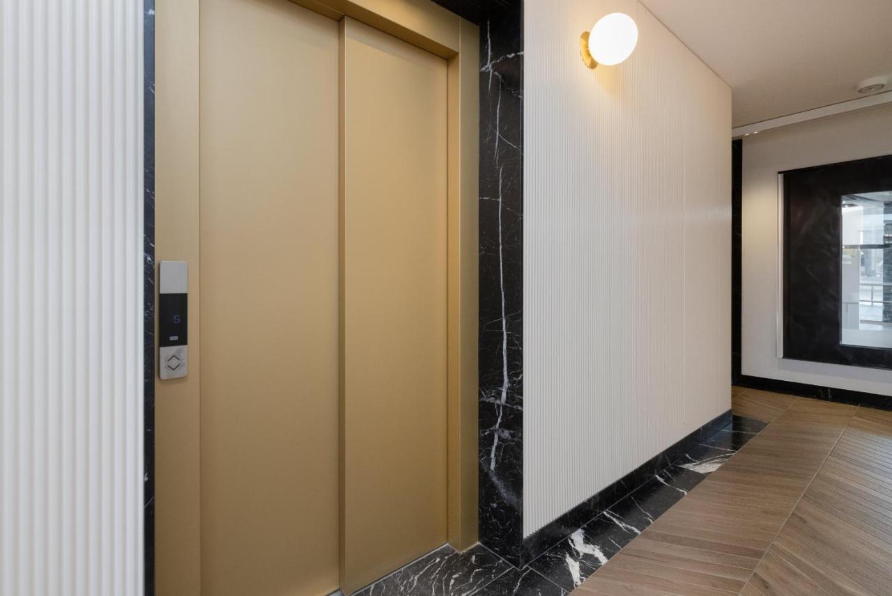 Luxurious Apartment With Two Bedrooms And Parking In Gdynia By Noclegi Renters المظهر الخارجي الصورة